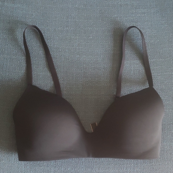 Victoria's secret wireless bra EUC - Picture 1 of 4